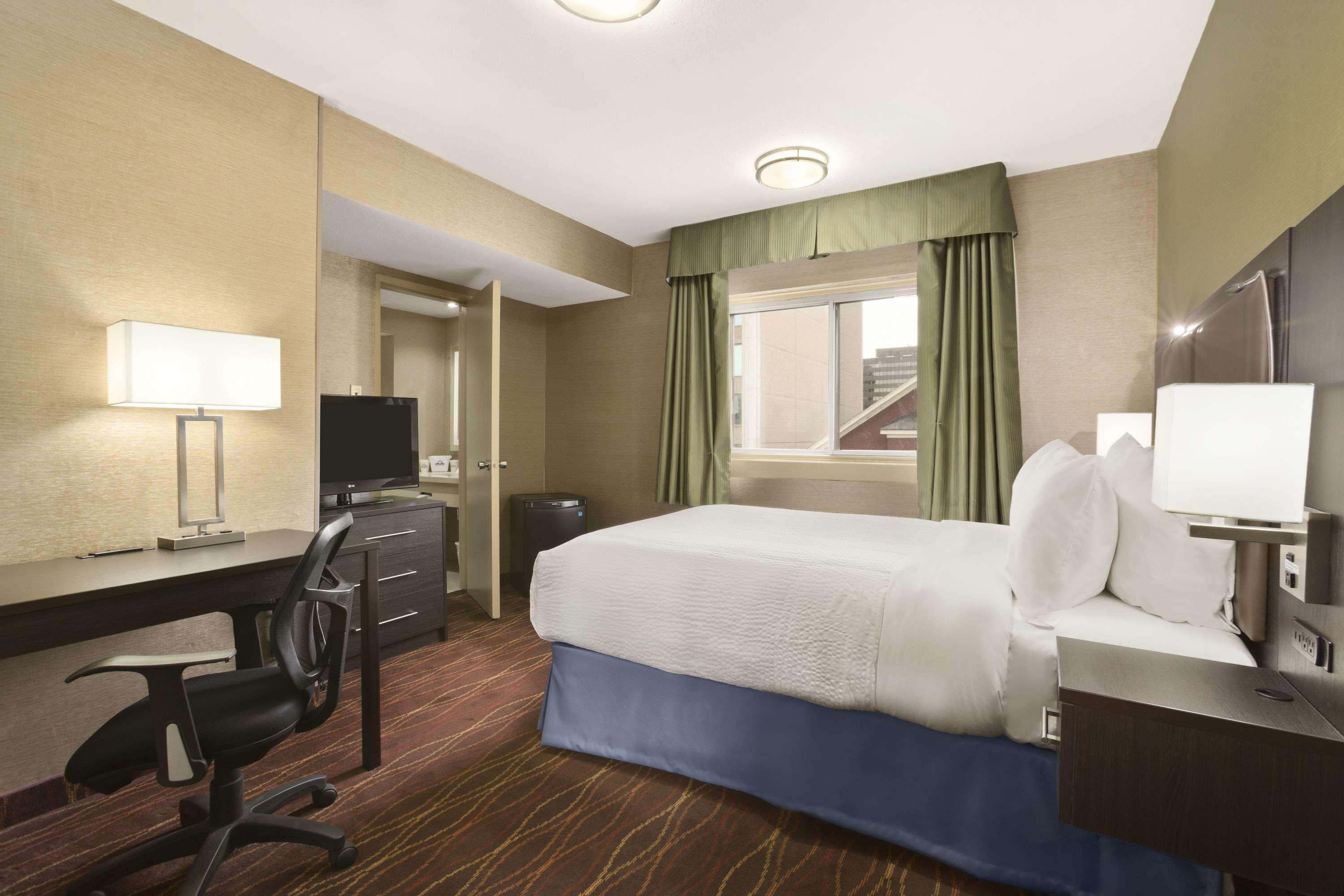 Days Inn By Wyndham Ottawa Exterior photo