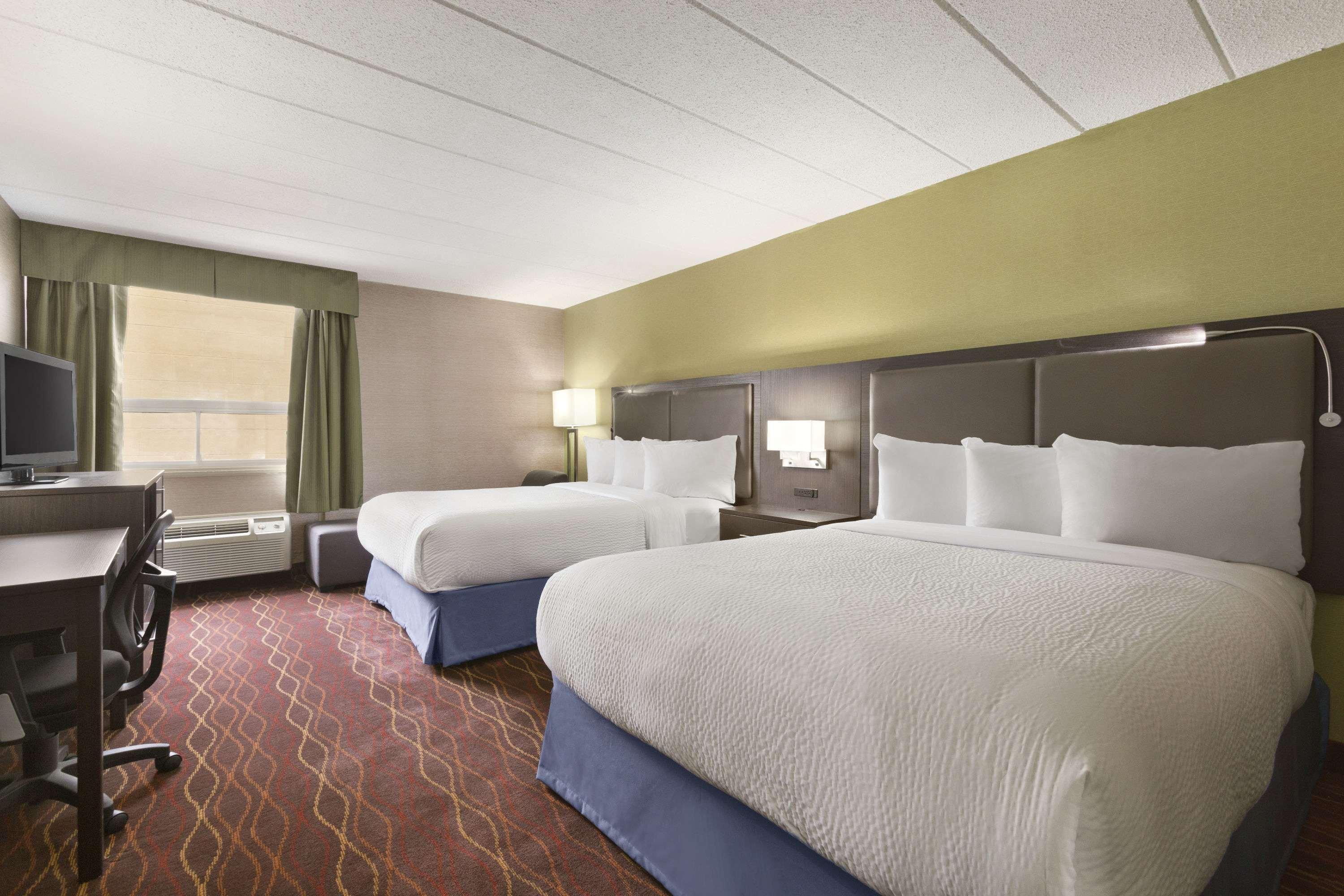 Days Inn By Wyndham Ottawa Exterior photo